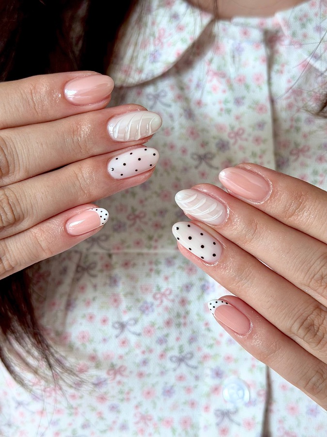Polka-dot French tips